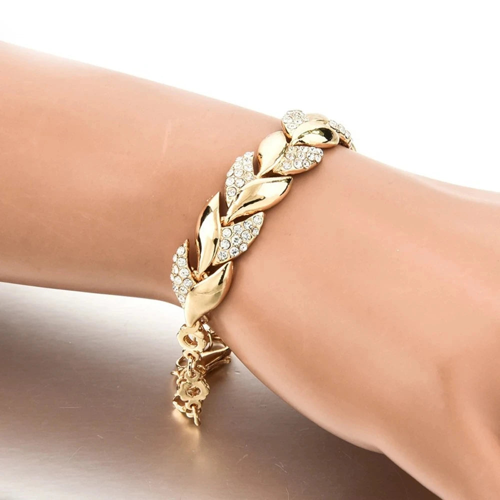 Radiant Silver Statement Bangle 925